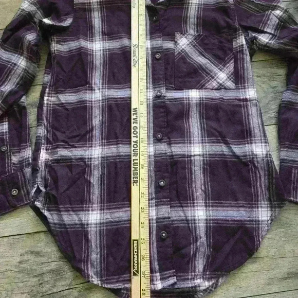 Abercrombie & Fitch  Womens Plaid XS Button Up Shirt - Picture 5 of 6